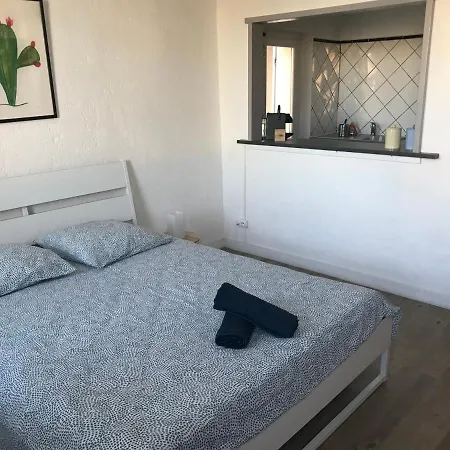 Accostage Vieux-Port - Appartements & Parking En Option La Ciotat Exterior photo