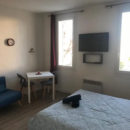 Accostage Vieux-Port - Appartements & Parking En Option La Ciotat Exterior photo