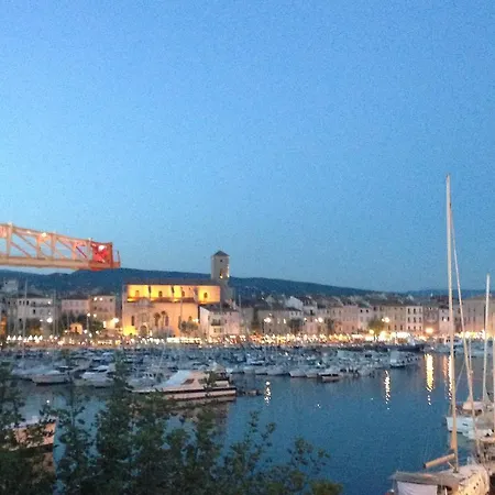 Accostage Vieux-Port - Appartements & Parking En Option La Ciotat Exterior photo