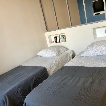 Accostage Vieux-Port - Appartements & Parking En Option La Ciotat Exterior photo