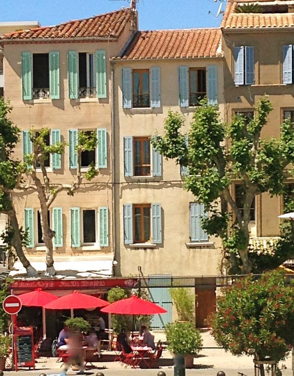 Accostage Vieux-port - & Parking En Option *